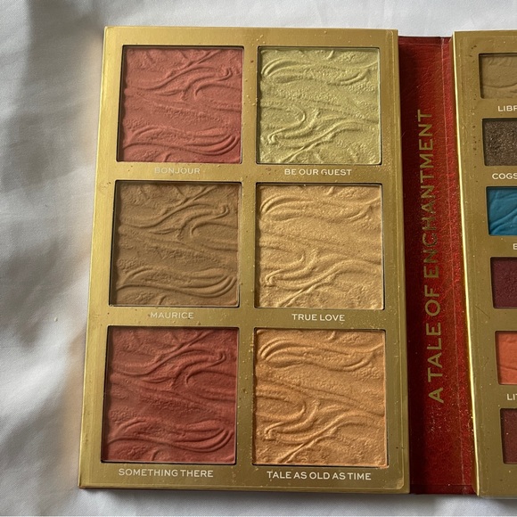 Revolution Beauty Disney Princess Beauty & the Beast Palette - Picture 4 of 5